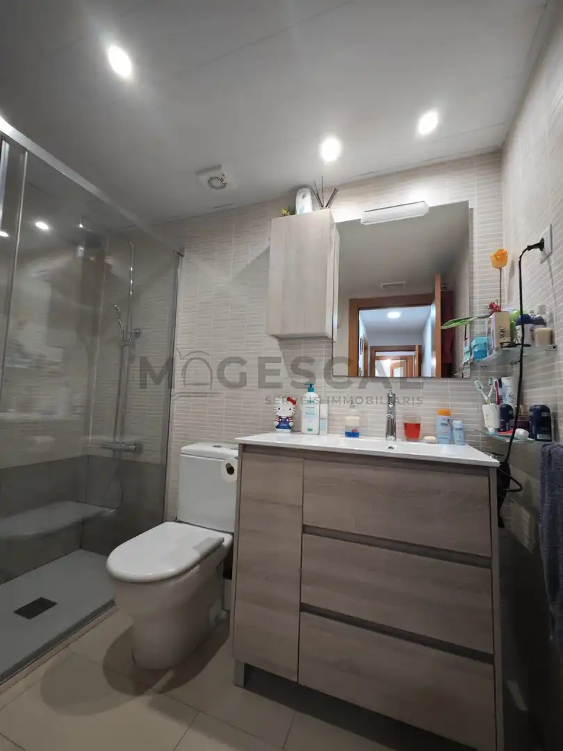Bathroom of Flat for sale in Montcada i Reixac  with Air Conditioner, Heating and Furnished