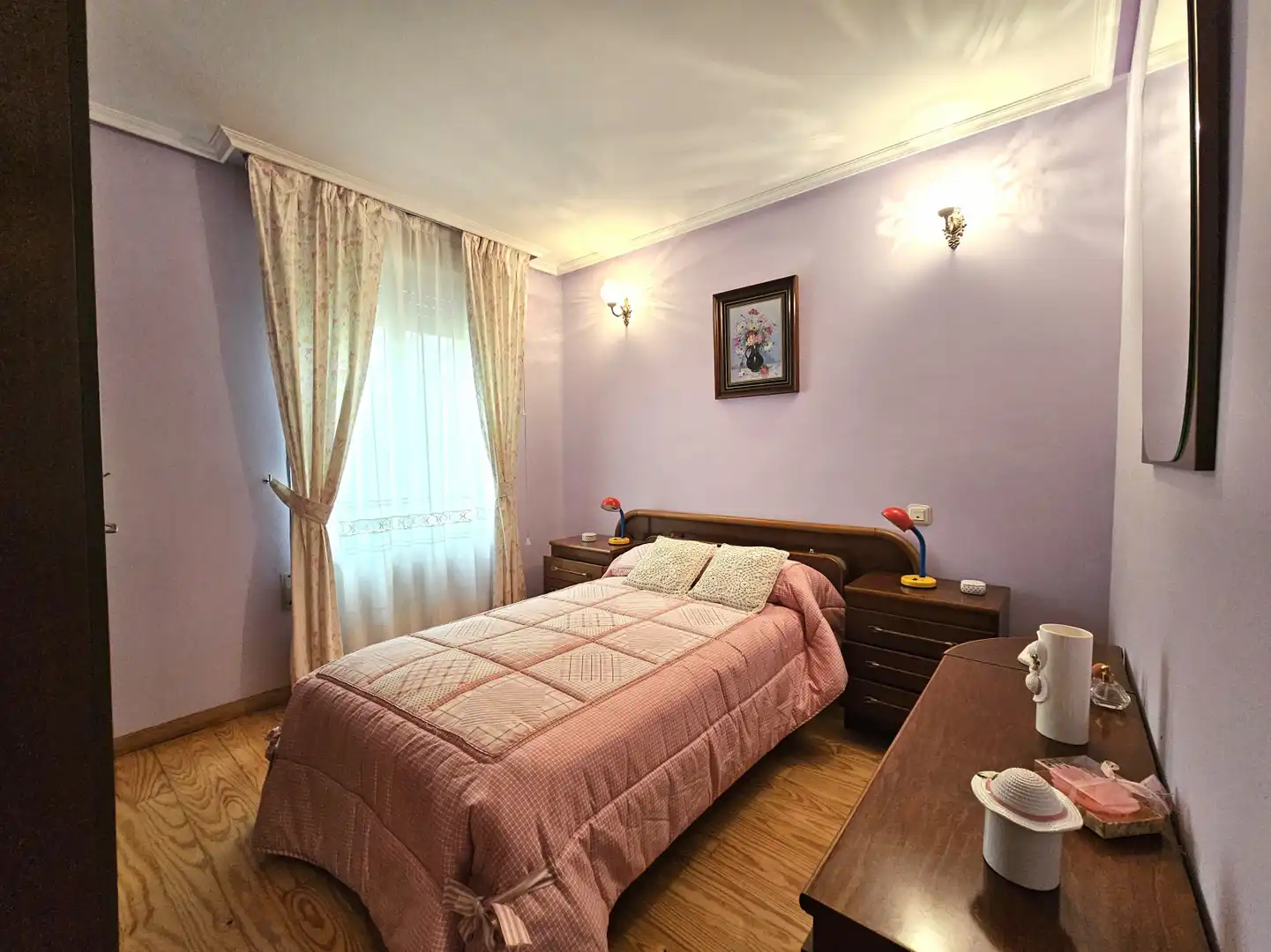 Habitación de Casa adosada de alquiler en Bimenes con Calefacción, Trastero y Amueblado