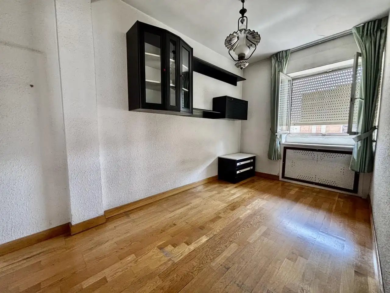 Bedroom of Flat for sale in Zaragoza  with Air Conditioner, Heating and Terrace