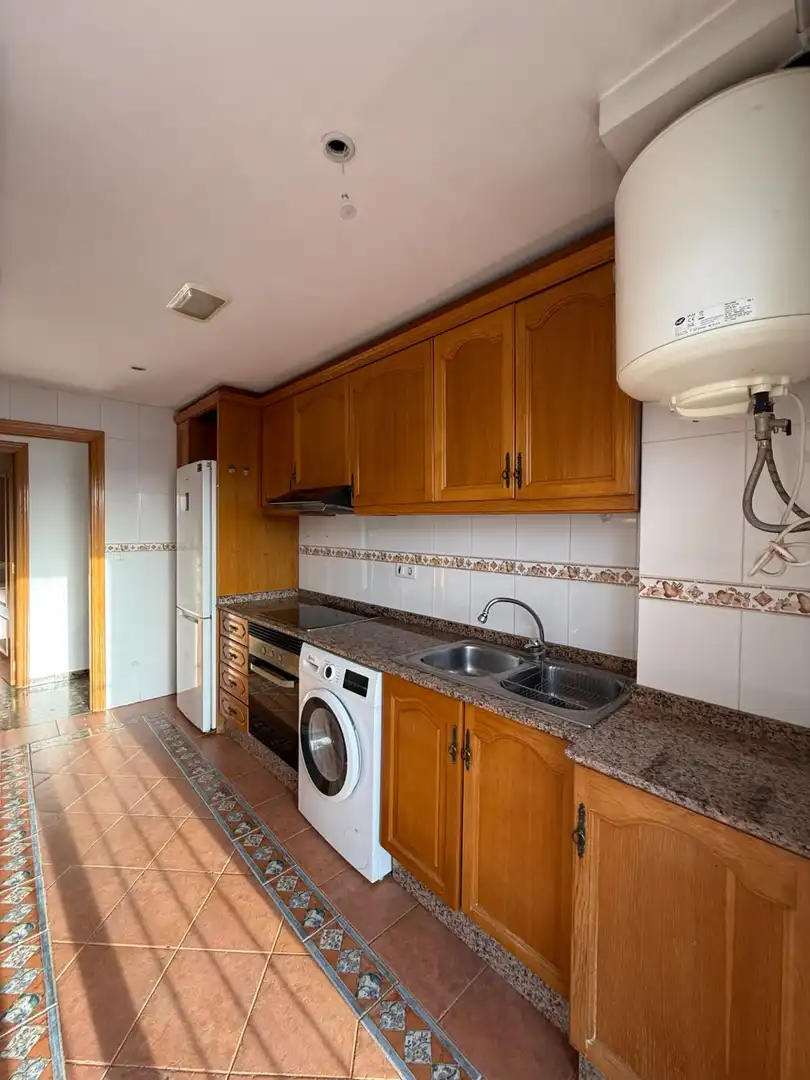 Küche von Wohnung zur Miete in Chiva mit Klimaanlage und Terrasse