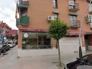 Vista exterior de Local en venda en Aranjuez amb Calefacció