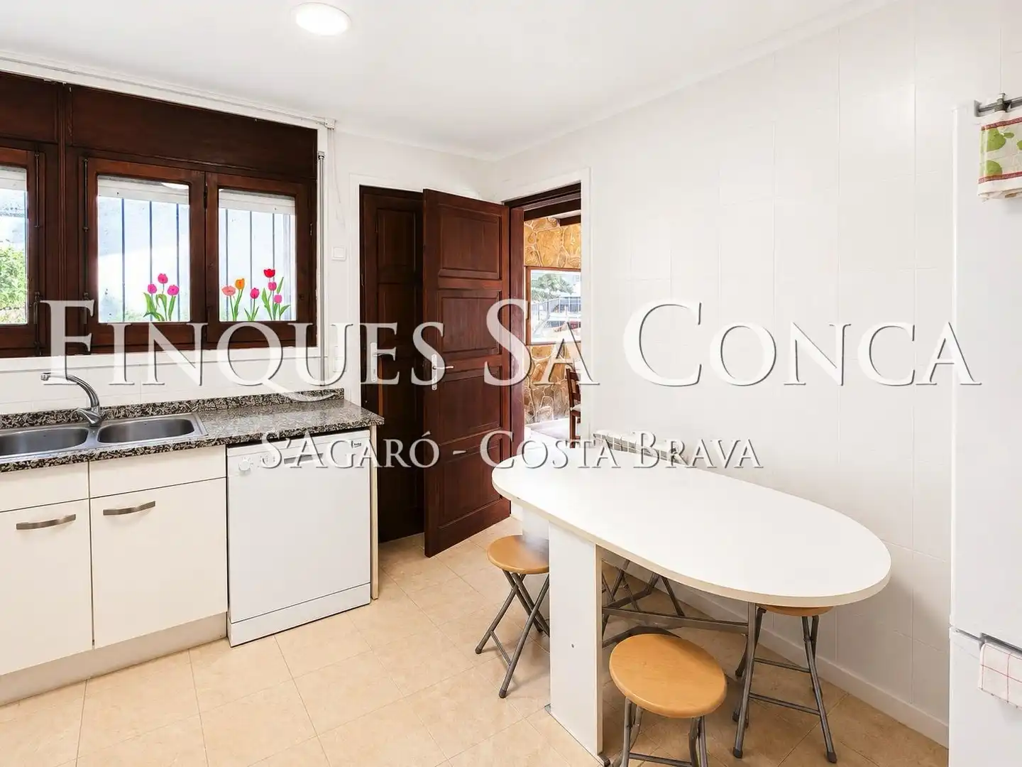 Cocina de Casa o chalet en venta en Castell d'Aro, Platja d'Aro i s'Agaró con Calefacción, Piscina y Alarma