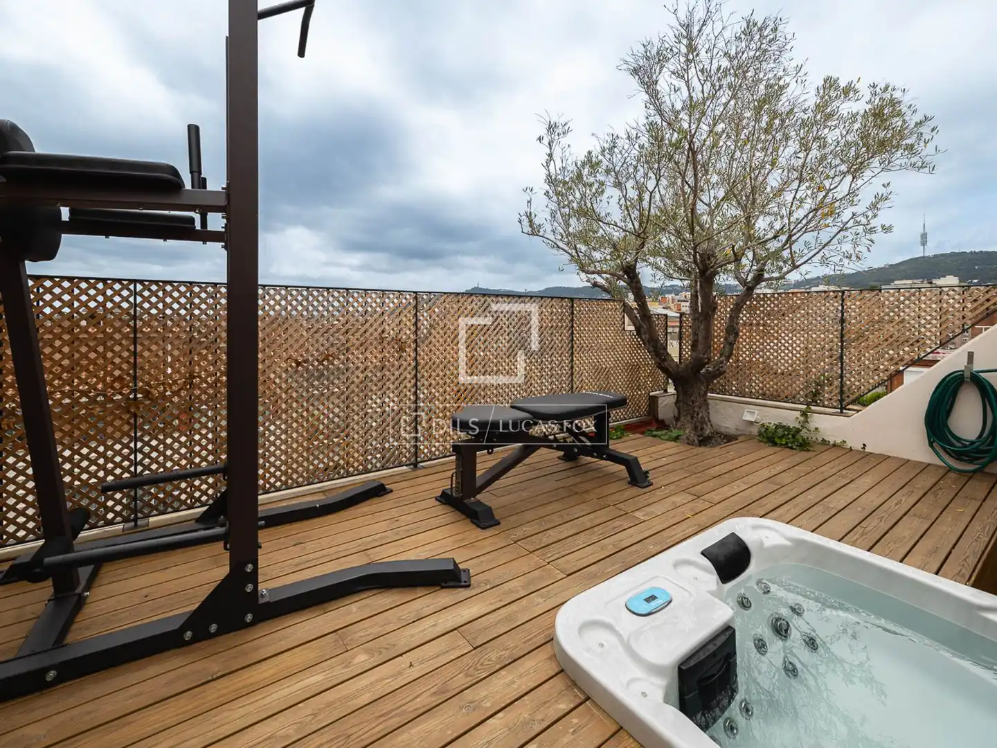 Terrasse von Dachboden zum Verkauf in Barcelona mit Klimaanlage, Terrasse und Balkon