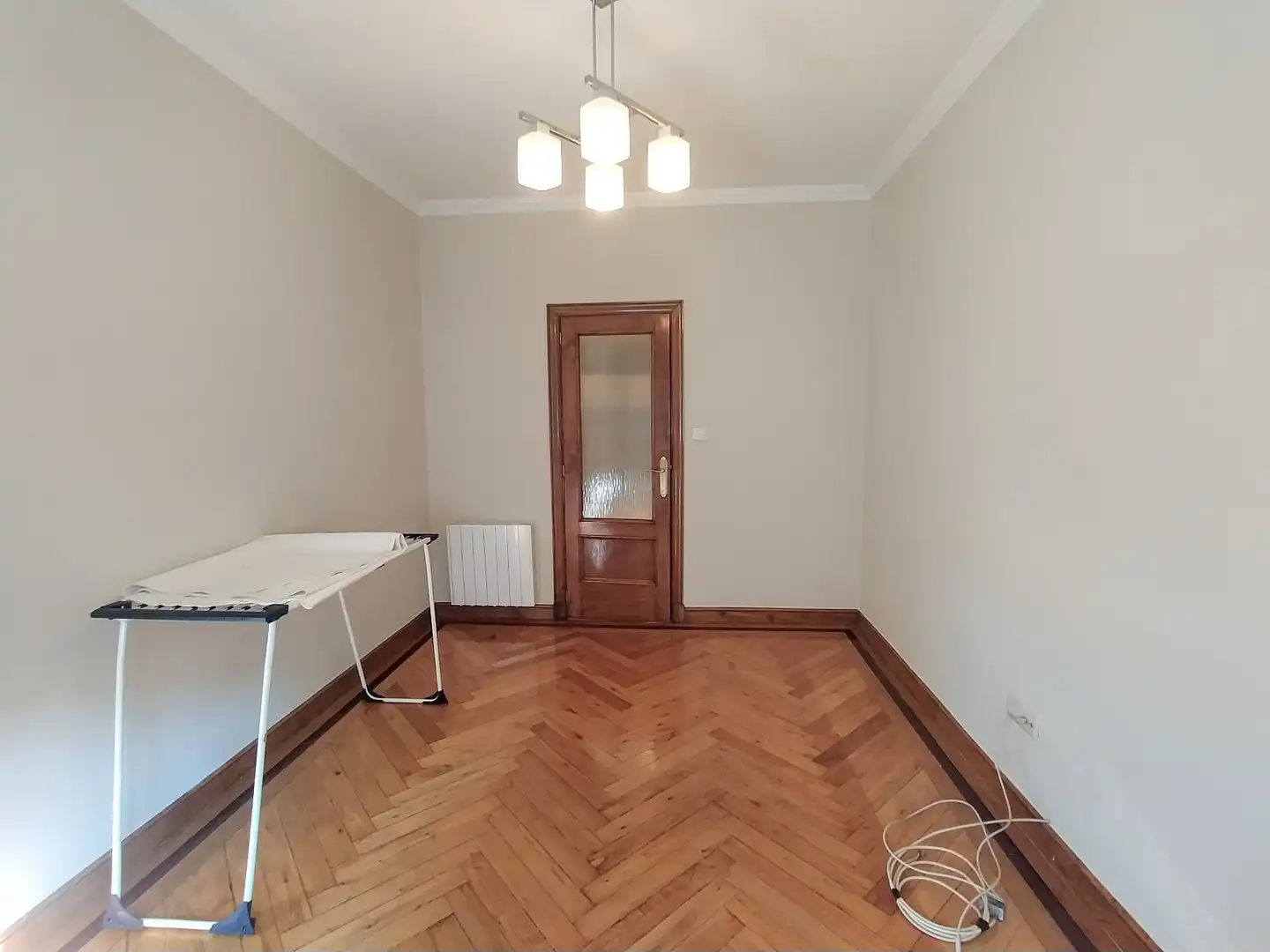 Dormitori de Pis de lloguer en Vigo  amb Calefacció, Parquet i Forn