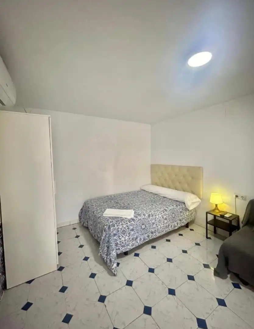 Habitación de Edificio en venta en Málaga