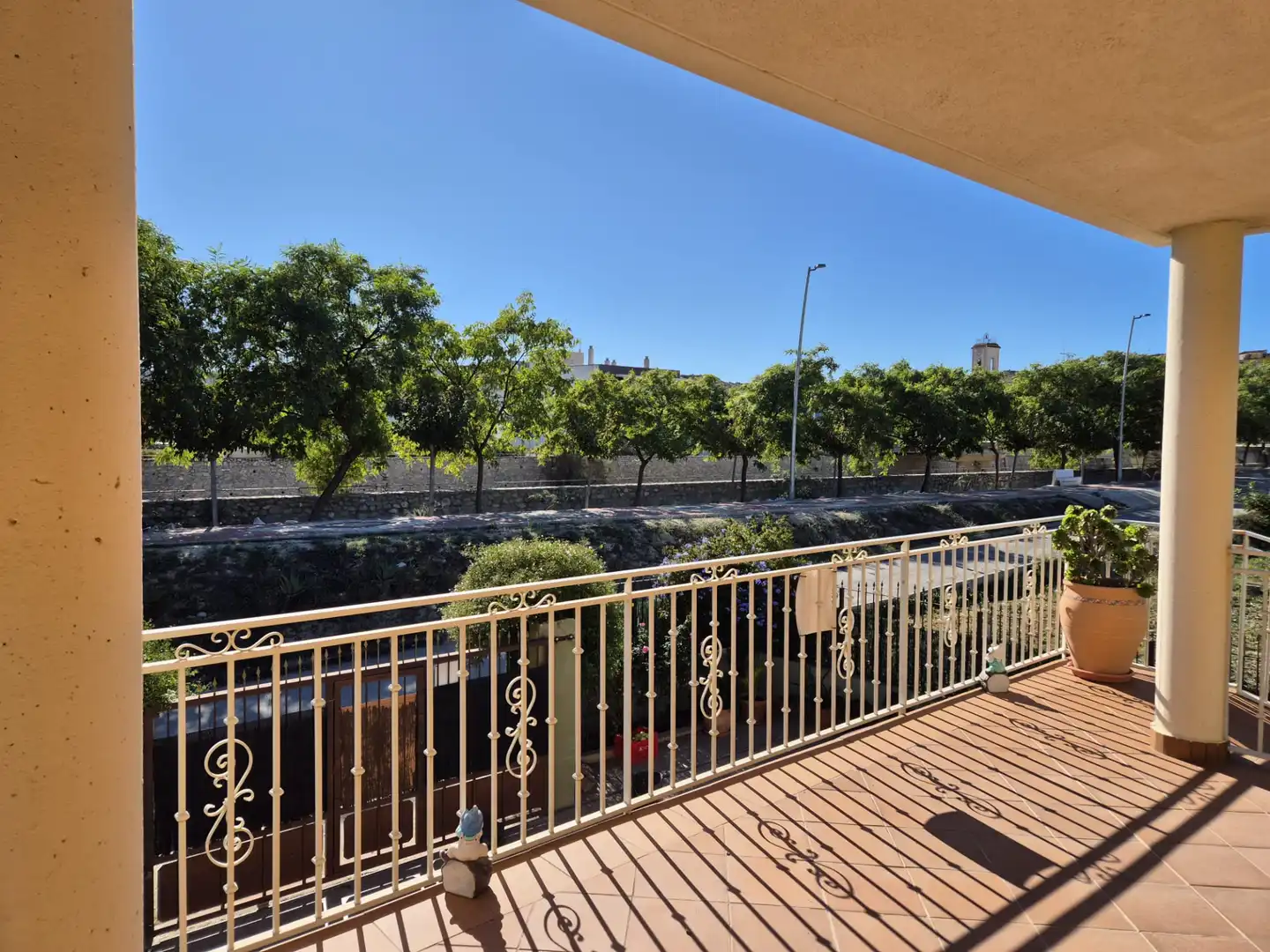Vista exterior de Casa o xalet en venda en Albudeite amb Jardí privat, Terrassa i Moblat
