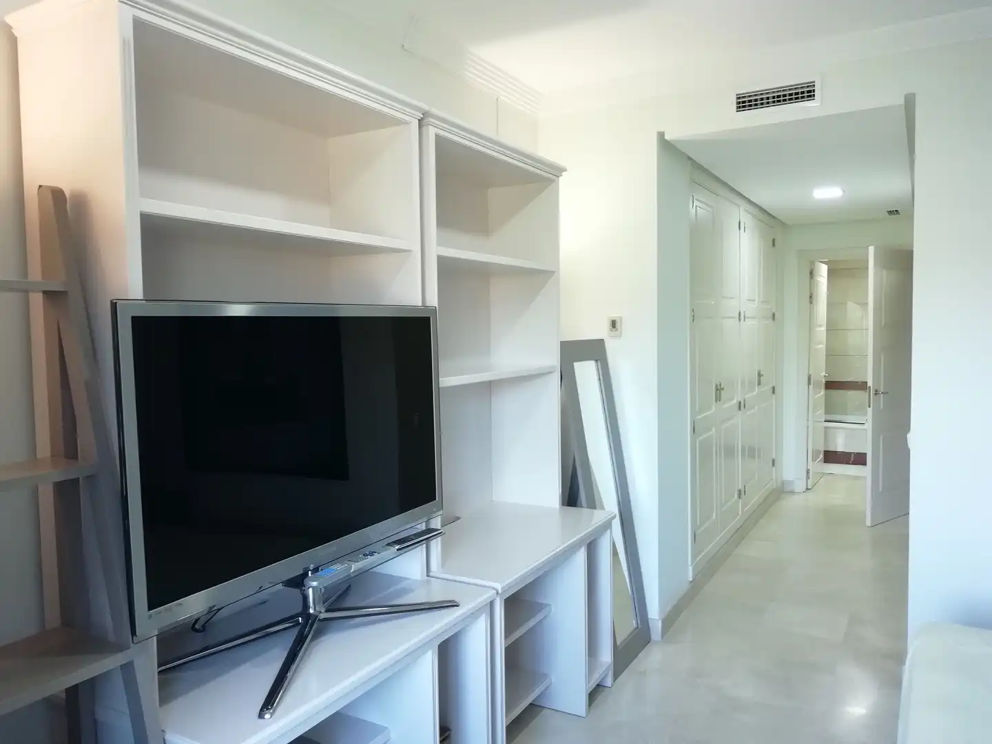Maisonette zum Verkauf in Marbella mit Klimaanlage, Terrasse und Abstellraum