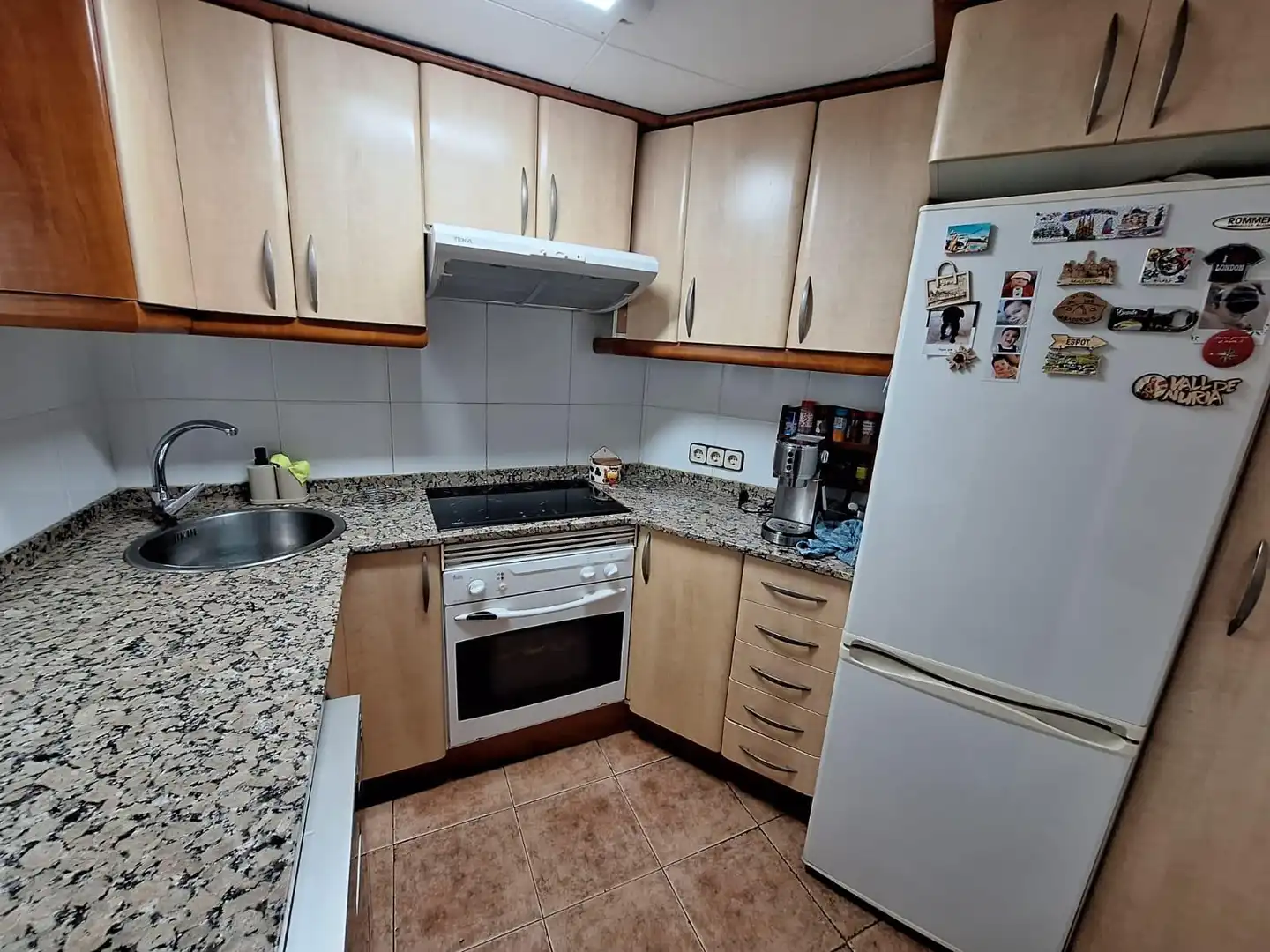 Cocina de Planta baja en venta en L'Hospitalet de Llobregat con Aire acondicionado
