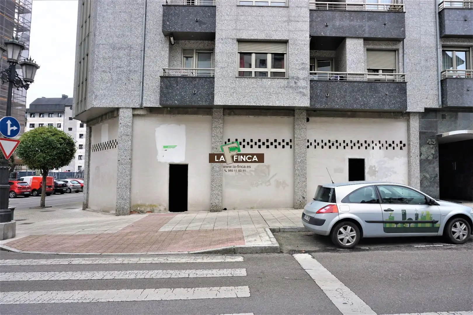 Vista exterior de Local en venda en Oviedo 