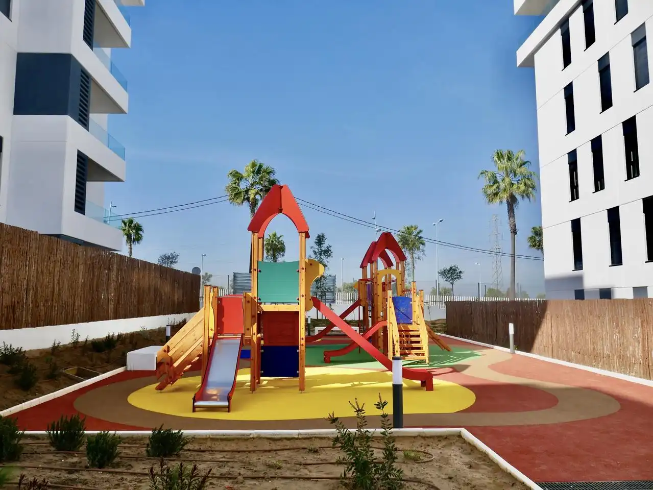 Flat for rent in Ángel Ojeda Avilés, Entrenúcleos