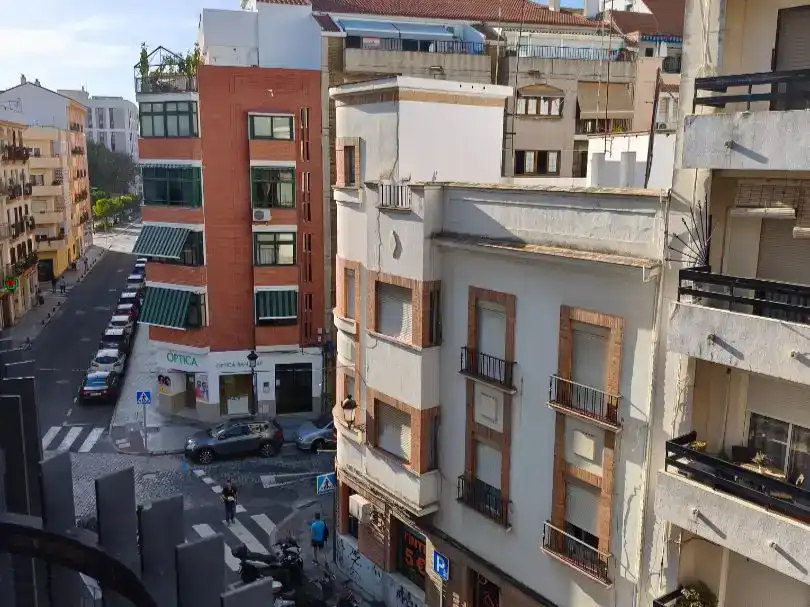 Außenansicht von Wohnung zum Verkauf in  Huelva Capital mit Balkon