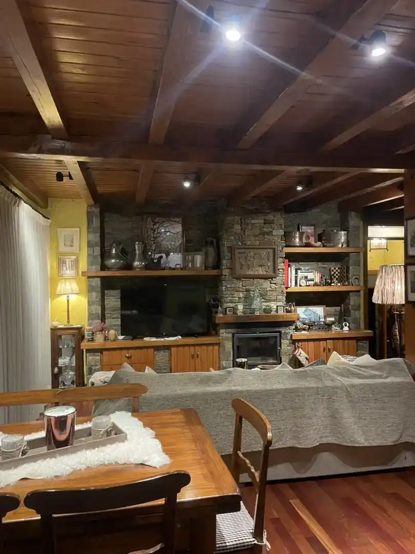 Casa adosada en venda en Prats i Sansor amb Jardí privat, Parquet i Traster