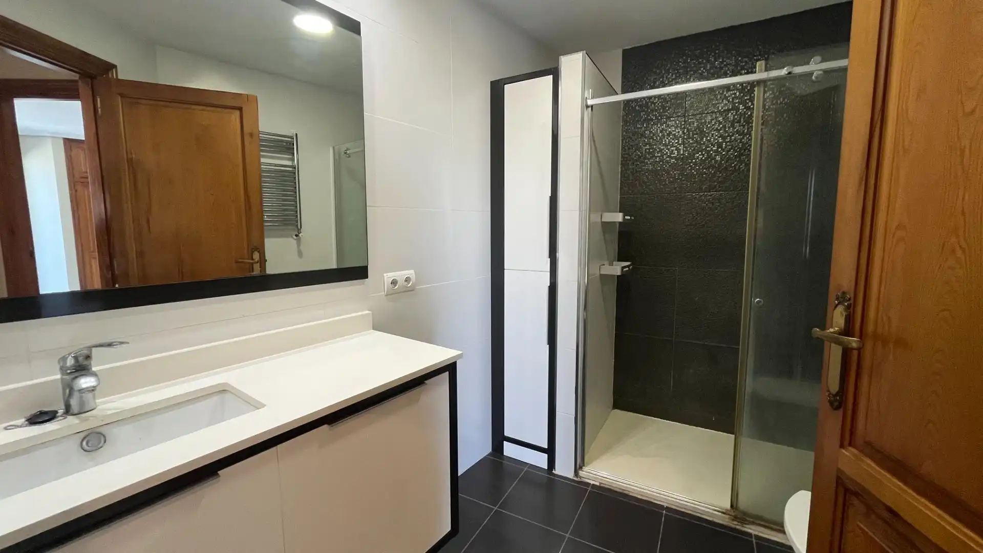 Badezimmer von Dachboden zur Miete in El Puig de Santa Maria mit Klimaanlage, Heizung und Terrasse