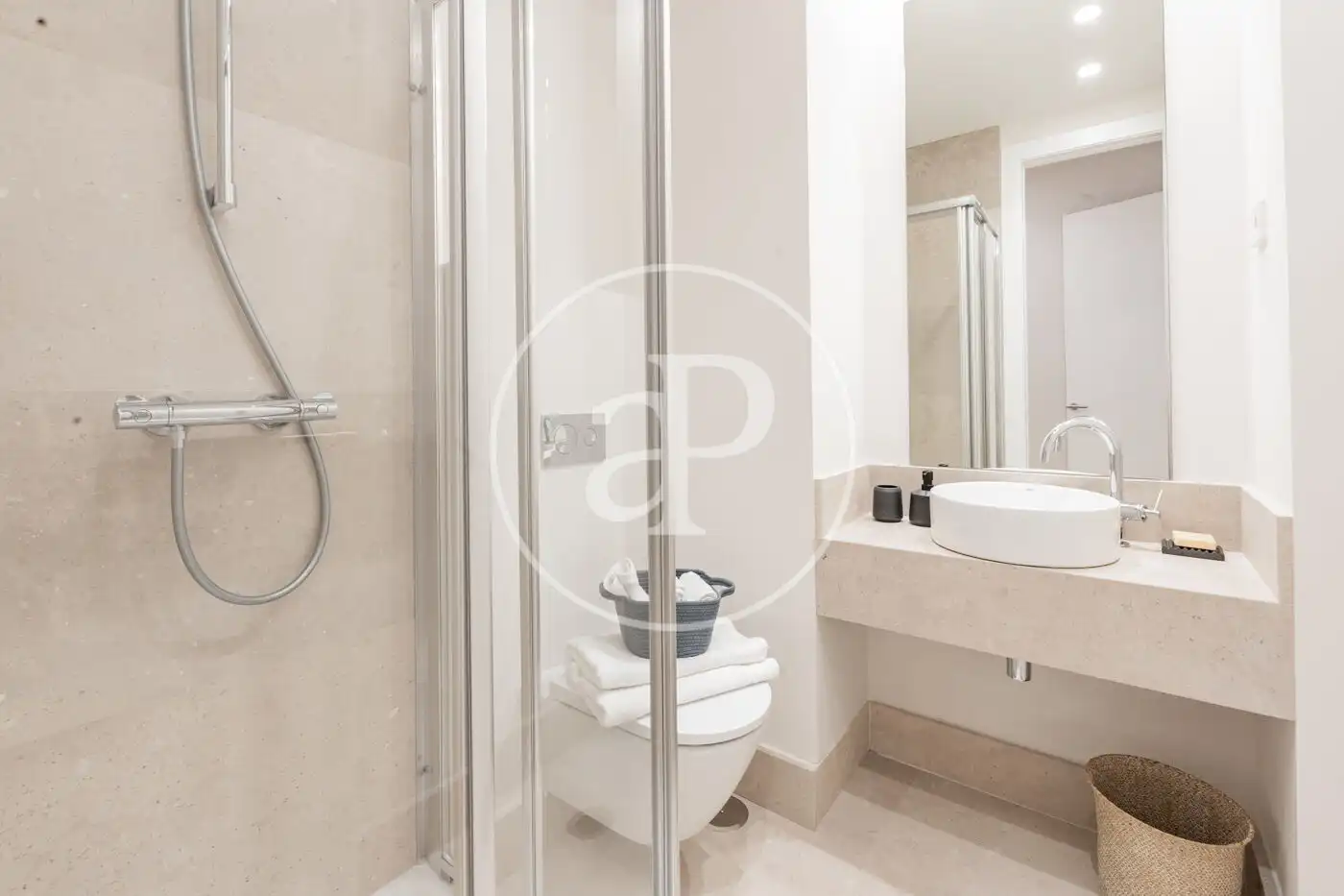 Baño de Piso en venta en Madrid con Aire acondicionado, Calefacción y Terraza