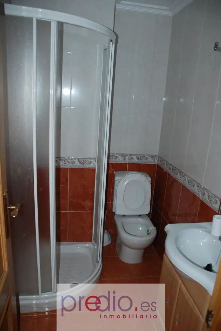 Baño de Piso en venta en Lugo con Calefacción, Parquet y Trastero