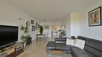 Sala d'estar de Apartament en venda en Mijas amb Aire condicionat, Terrassa i Piscina