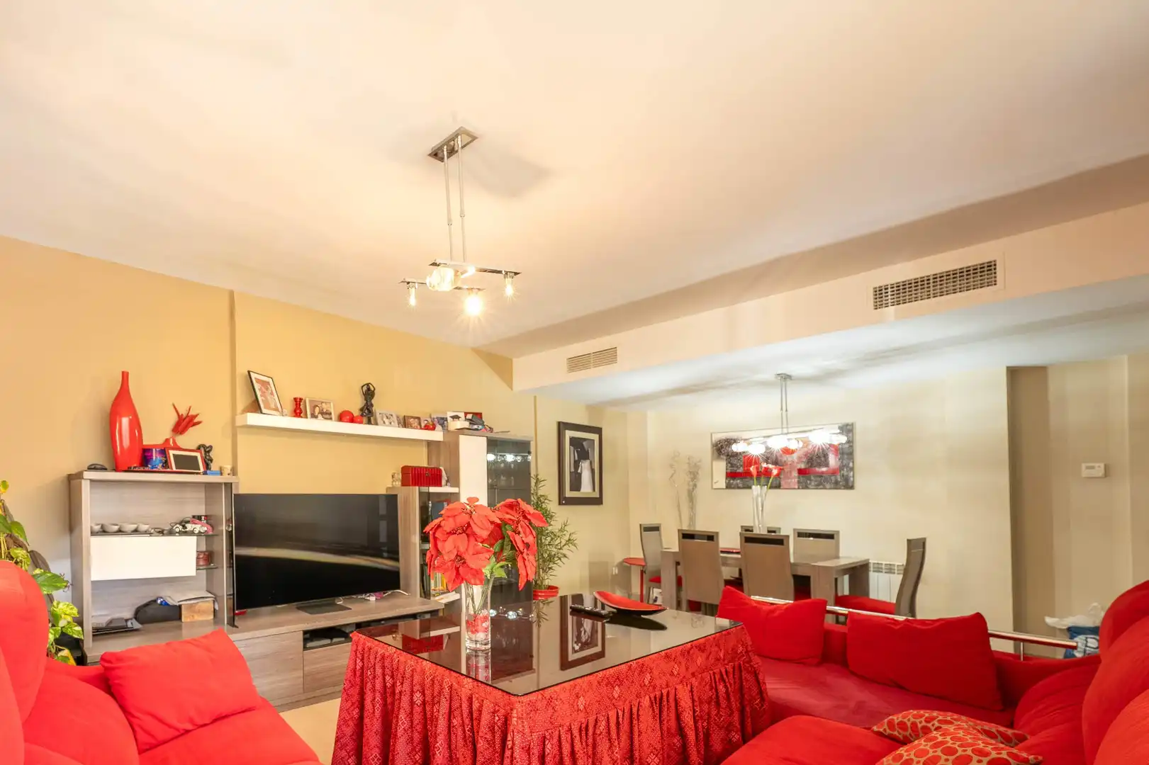 Sala de estar de Casa o chalet en venta en Ronda con Aire acondicionado, Calefacción y Jardín privado