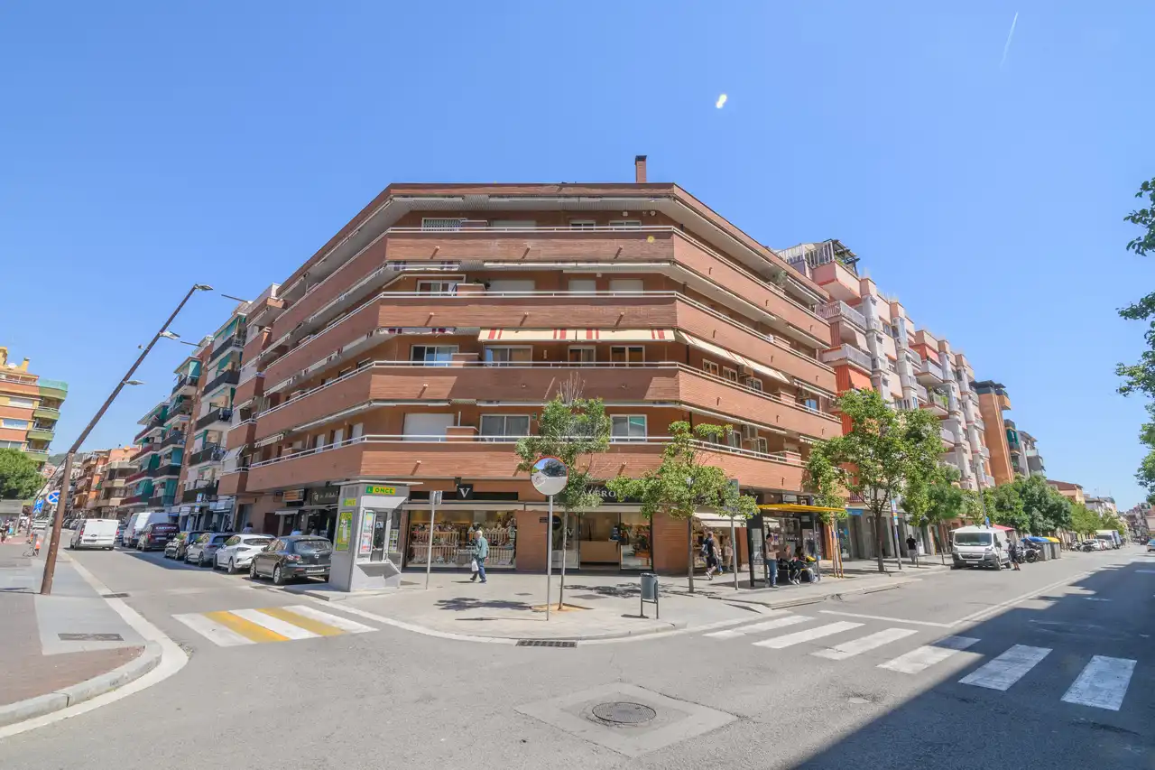 Außenansicht von Wohnung zum Verkauf in Gavà mit Klimaanlage, Heizung und Balkon