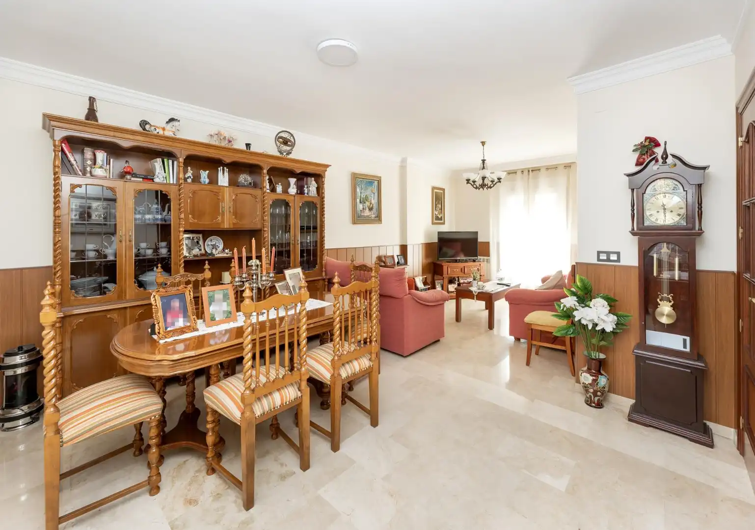 Comedor de Casa adosada en venta en Granada con Calefacción