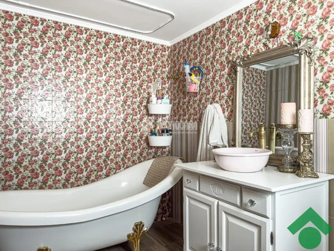 Bathroom of Houses for sale in Vegas del Genil