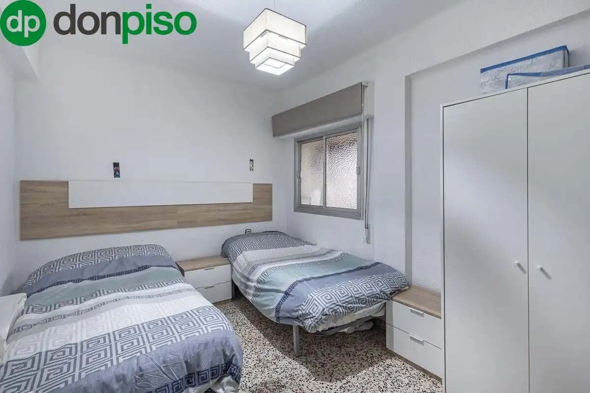 Habitación de Piso en venta en Granada
