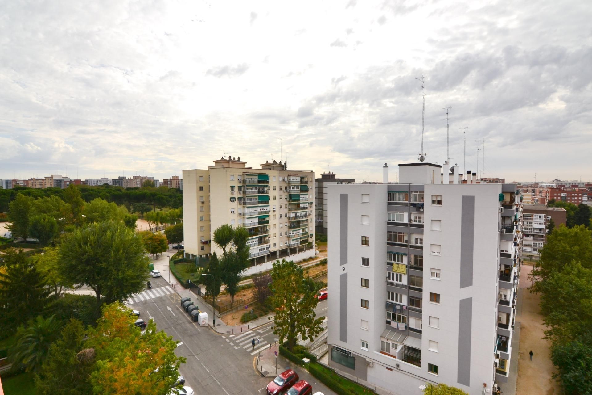 Vista exterior de Pis en venda en Móstoles amb Calefacció, Parquet i Terrassa