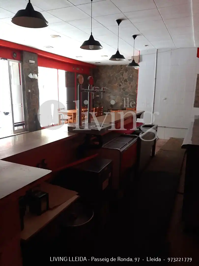 Local en venta en Lleida con Amueblado