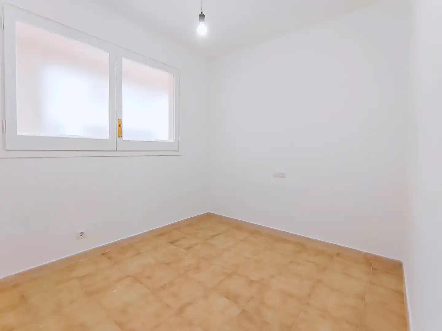Schlafzimmer von Wohnung zum Verkauf in Sant Pol de Mar mit Terrasse, Ofen und Gemeinschaftspool