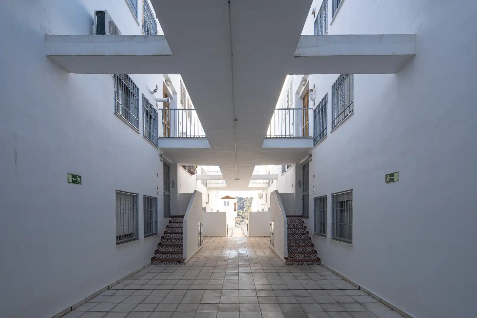 Vista exterior de Pis en venda en Cenes de la Vega amb Aire condicionat, Moblat i Balcó
