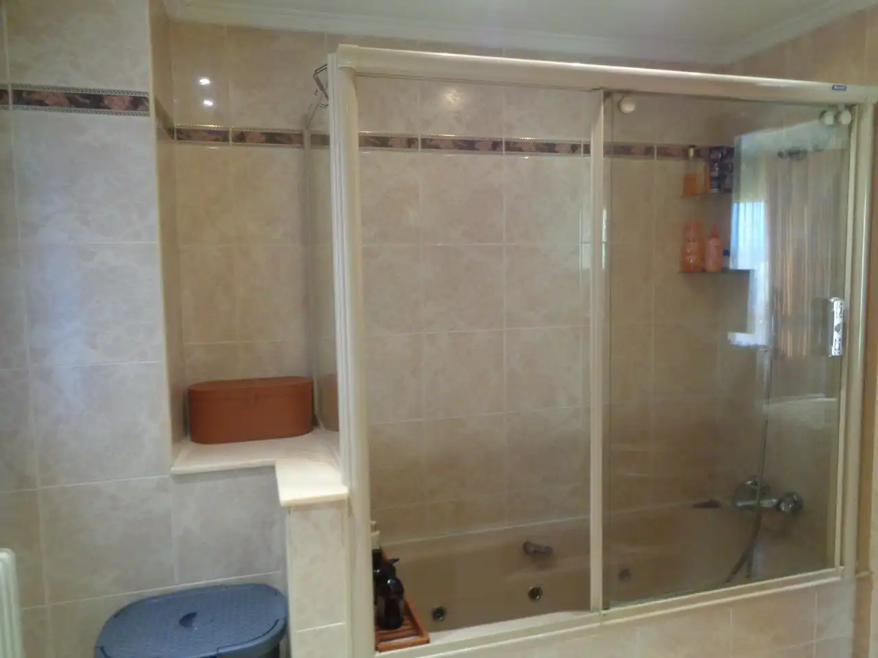 Baño de Casa adosada en venta en Haro con Calefacción, Jardín privado y Terraza