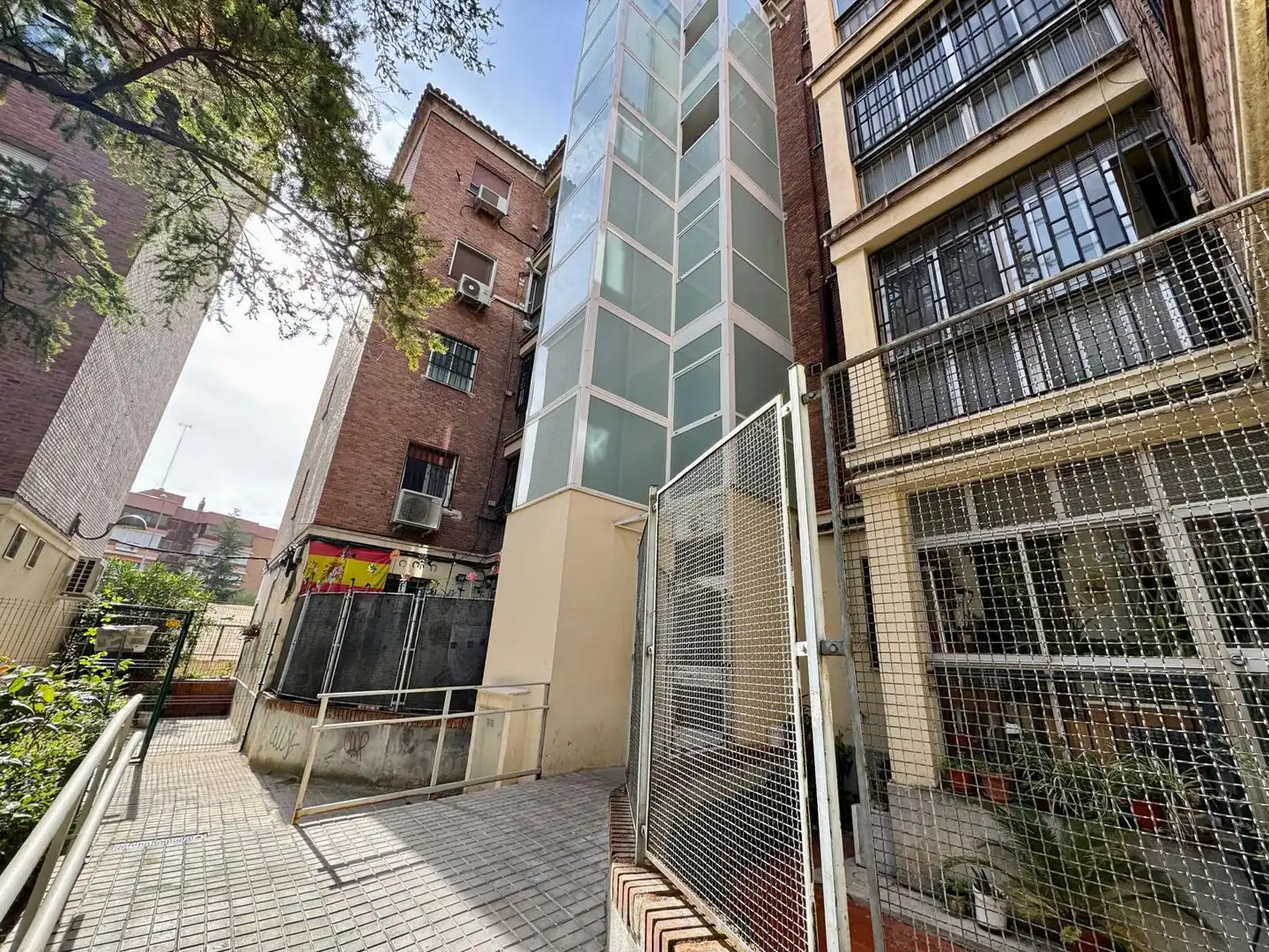 Exterior view of Flat for sale in Madrid  with Air Conditioner, Heating and Terrace