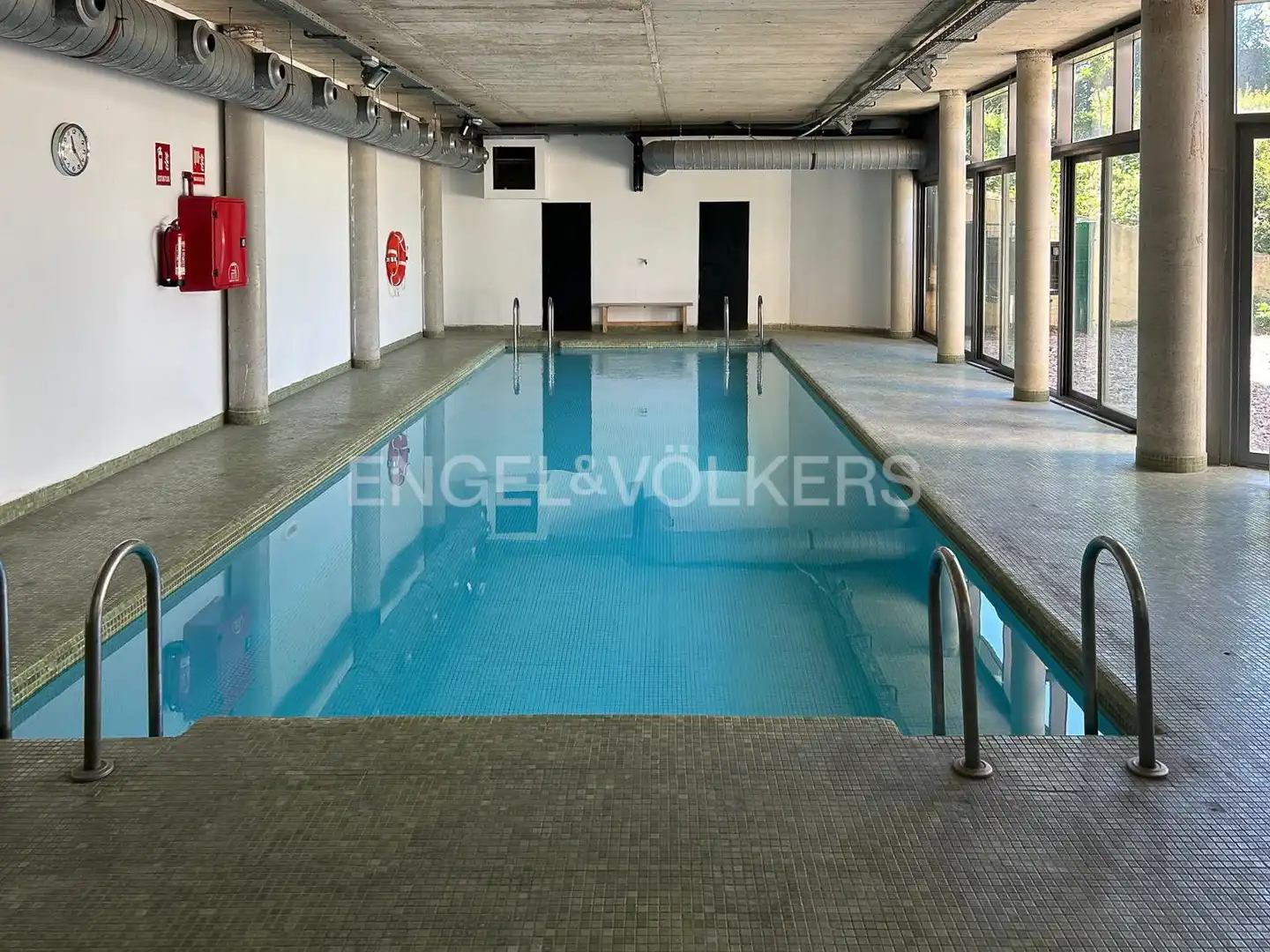 Schwimmbecken von Dachboden zur Miete in Alcobendas mit Klimaanlage, Heizung und Terrasse