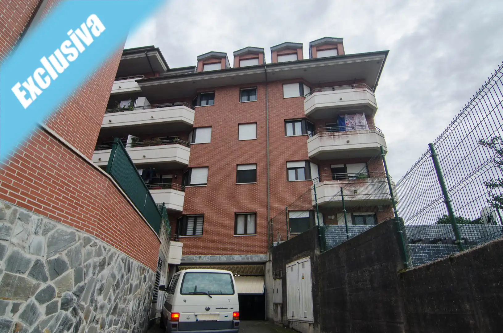Vista exterior de Piso en venta en Limpias con Calefacción, Terraza y Trastero