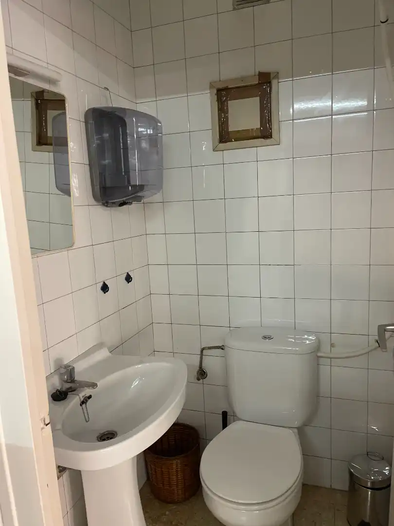 Business premises to rent in Carrer Bisbe Vilanova 1 bis, imagen 9