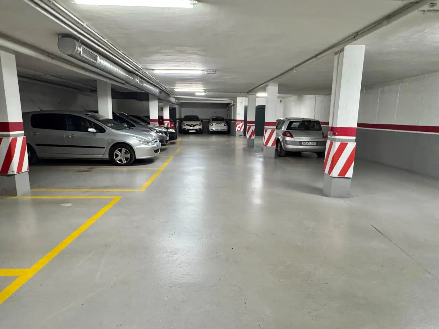 Aparcament de Pis en venda en Orihuela amb Aire condicionat i Moblat
