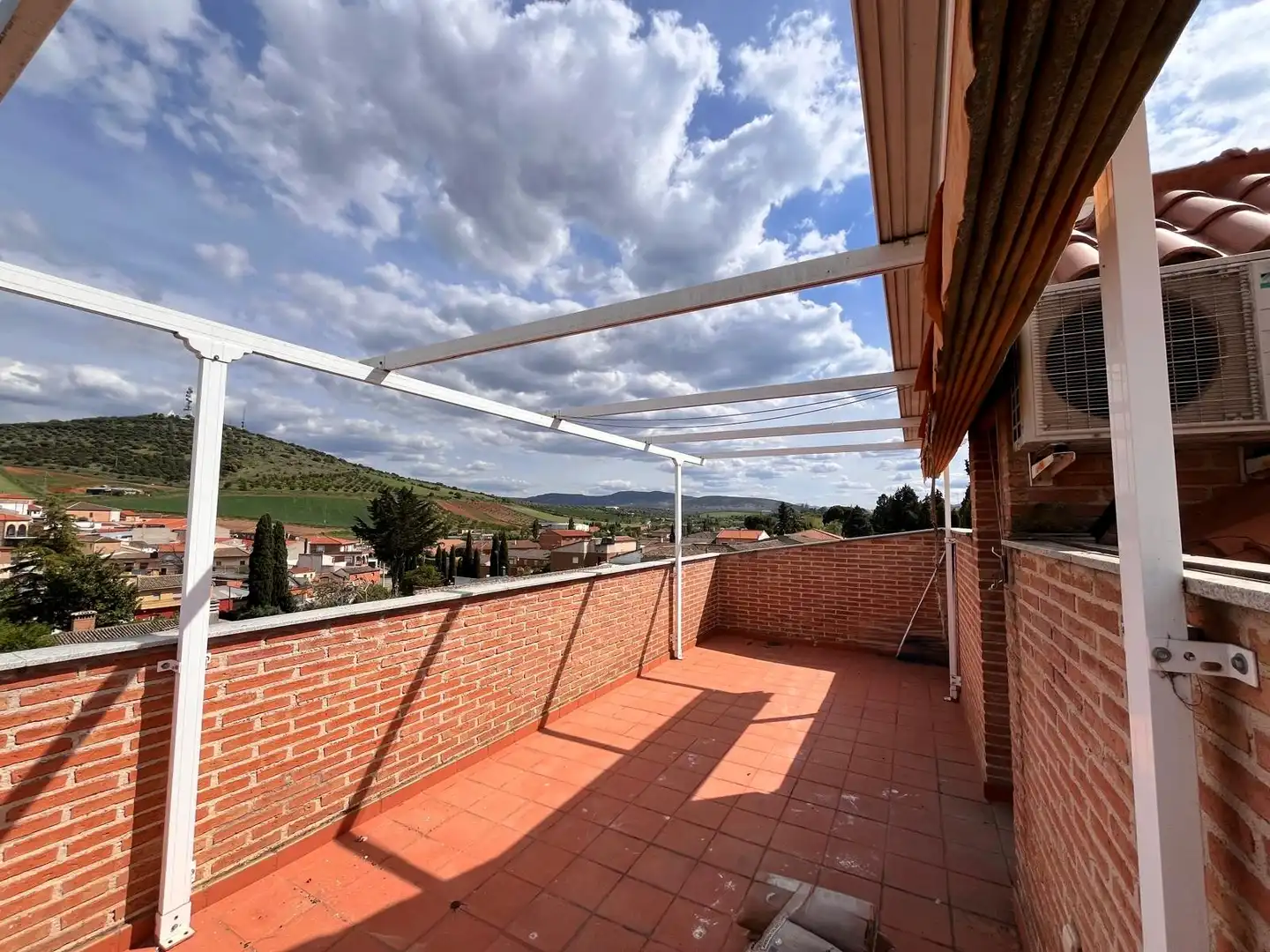 Terrasse von Wohnung zum Verkauf in Los Navalmorales mit Klimaanlage und Heizung