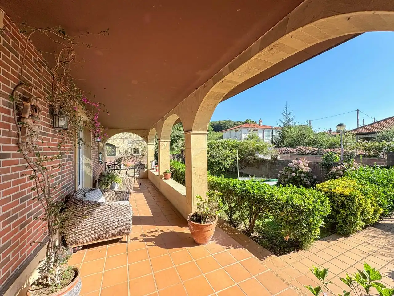 Terrassa de Casa o xalet en venda en Bárcena de Cicero amb Calefacció, Jardí privat i Piscina