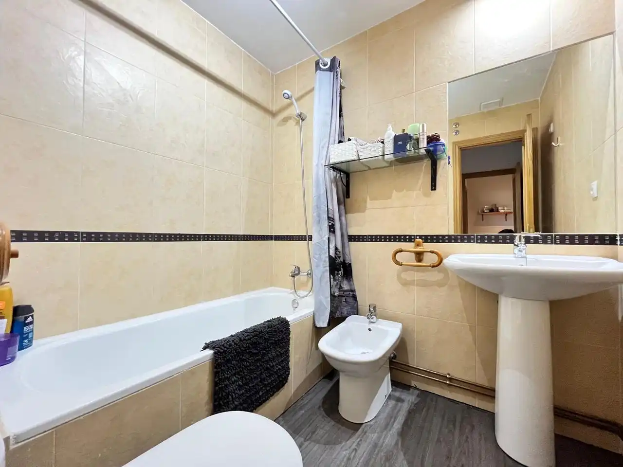 Baño de Piso en venta en El Casar con Calefacción, Terraza y Balcón
