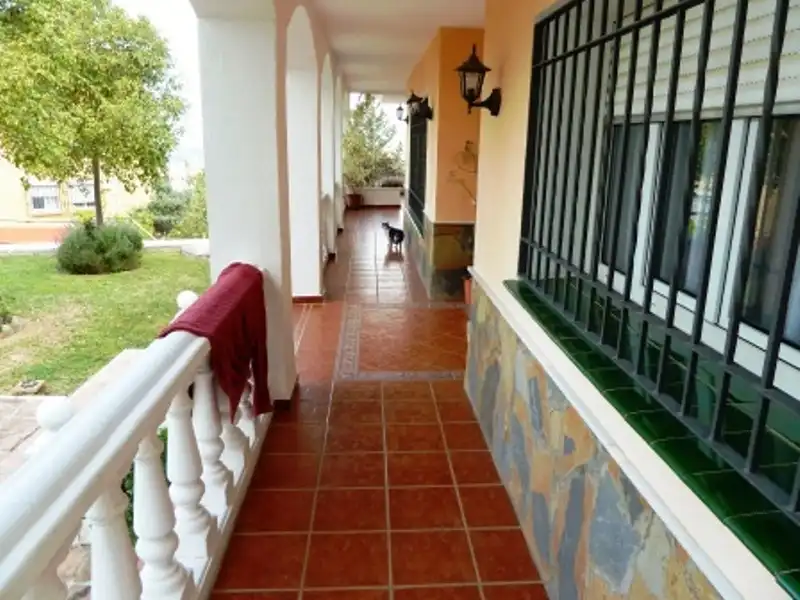 Casa o xalet en venda en Alhaurín de la Torre amb Aire condicionat, Calefacció i Jardí privat