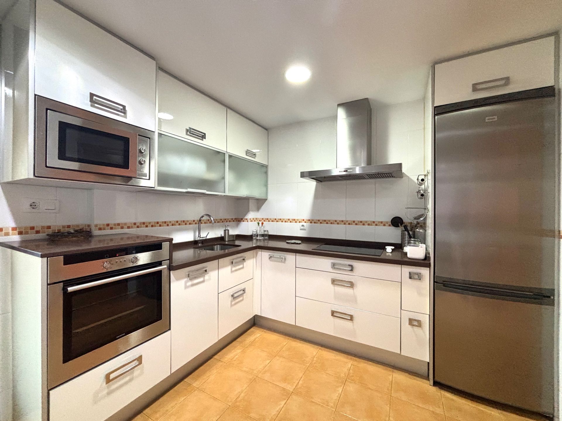 Flat to rent in Avenida Cañada Real, 5, Miralvalle - Av. Virgen del Puerto - La Data