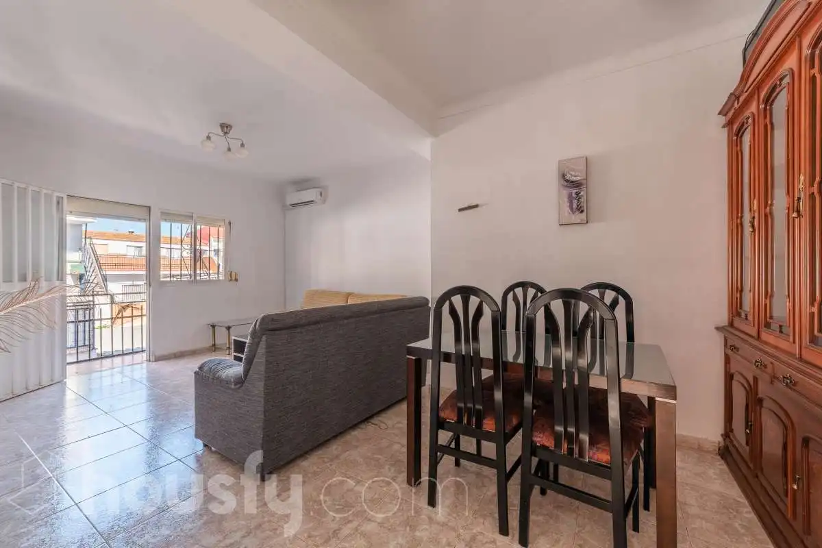 Sala d'estar de Pis de lloguer en Málaga amb Aire condicionat i Moblat