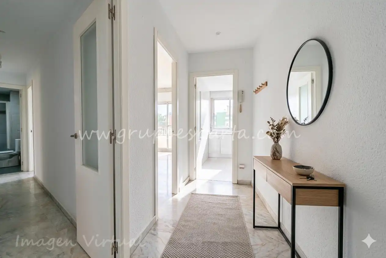 Flat for sale in Sevilla  with Air Conditioner and Balcony