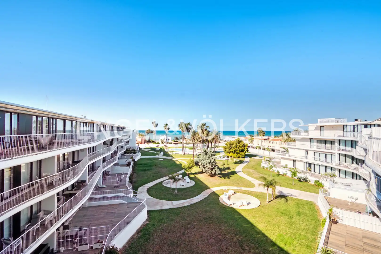Vista exterior de Ático en venta en Dénia con Calefacción, Terraza y Piscina