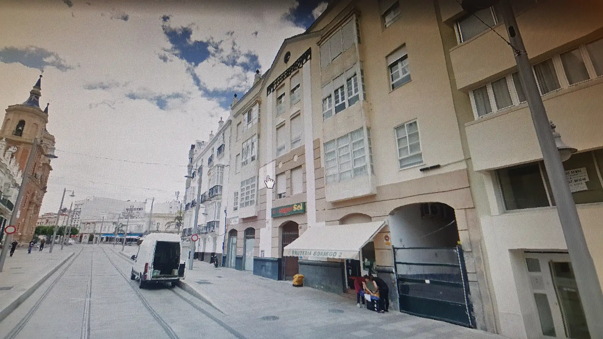 Außenansicht von Garage zur Miete in San Fernando