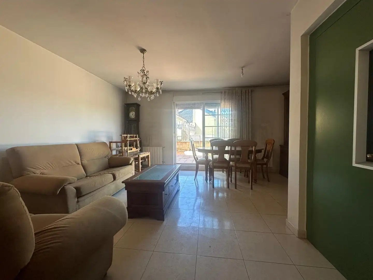 Sala de estar de Casa adosada en venta en Ponferrada con Calefacción