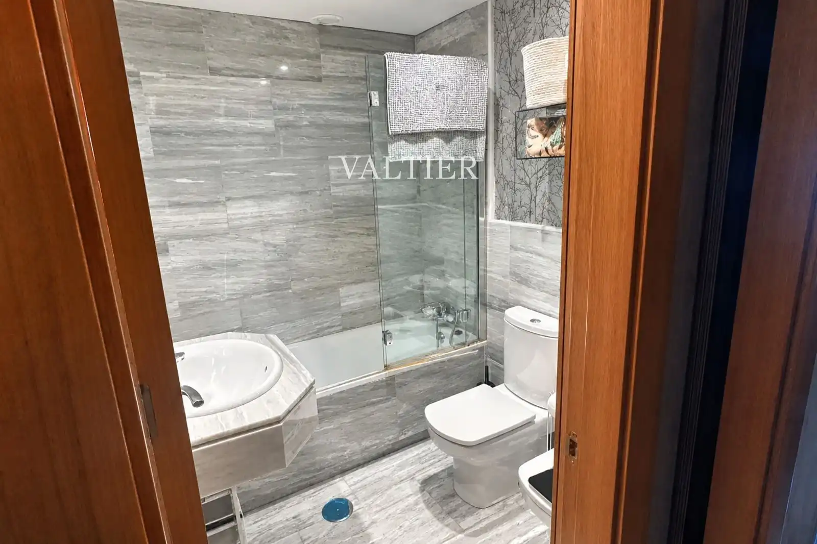 Bathroom of Attic for rent in Madrid  with Air Conditioner and Terrace