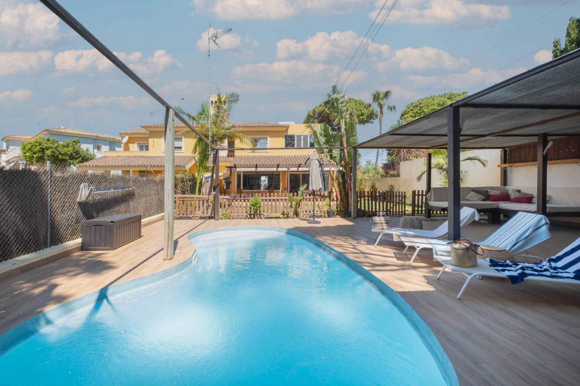 Swimming pool of House or chalet for sale in El Puerto de Santa María  with Air Conditioner, Heating and Private garden