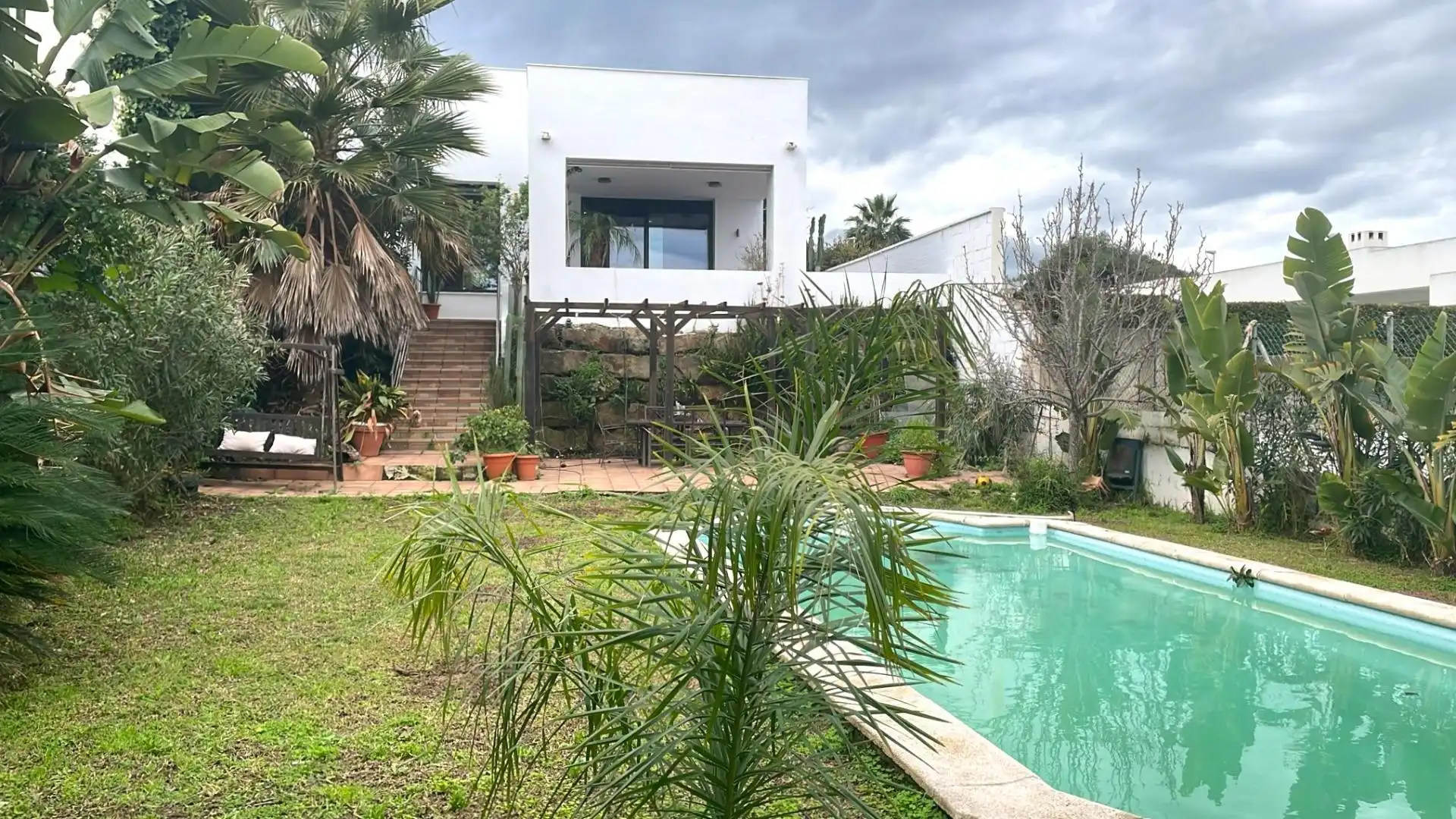 Piscina de Casa o chalet en venta en Algeciras con Aire acondicionado, Calefacción y Jardín privado