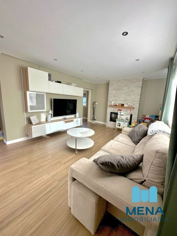 Sala de estar de Casa o chalet en venta en Santiurde de Toranzo con Calefacción, Jardín privado y Terraza