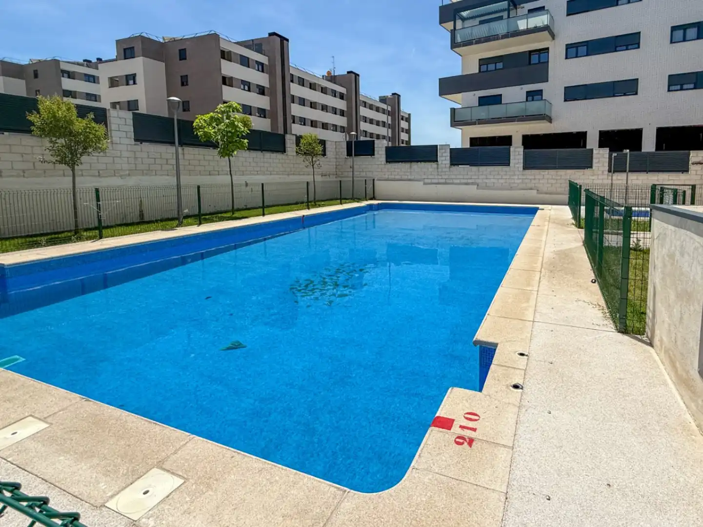 Piscina de Piso en venta en Guadalajara con Aire acondicionado, Calefacción y Terraza